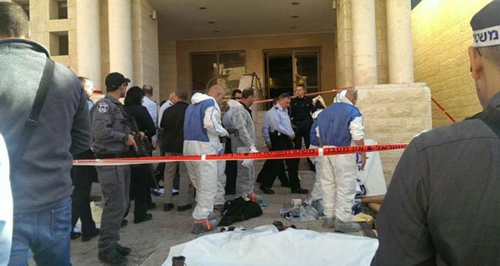 Die Mehrheit der Palästinenser befürwortet unter anderem Messerattacken gegen Israelis, so wie bei dem Anschlag auf eine israelische Synagoge im November.