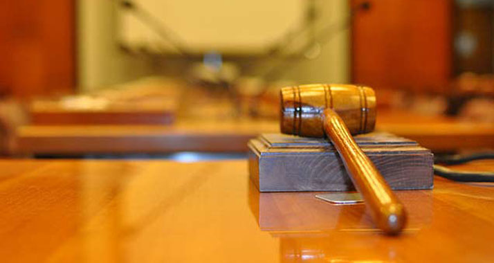 Zwei Mal lebenslänglich – für die zwei Menschenleben – plus 50 Jahre Haft und über 700.00 Euro Entschädigung: Das ist die Strafe für einen palästinensischen Attentäter.