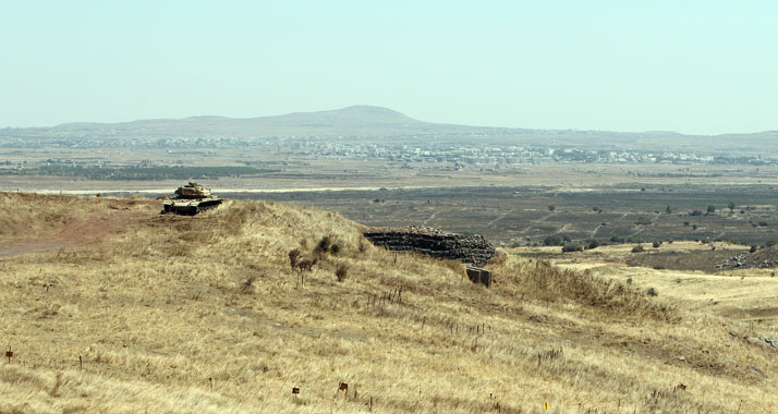 Israels Luftwaffe hat Fahrzeuge der Hisbollah nahe Kuneitra angegriffen.