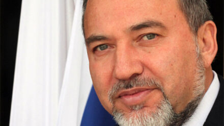 Außenminister Lieberman hinterfragt die Bedeutung des Strafgerichtshofes.