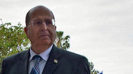 Israels Verteidigungsminister Ja'alon setzt sich für eine Ausweitung der militärischen Zusammenarbeit mit Indien ein.