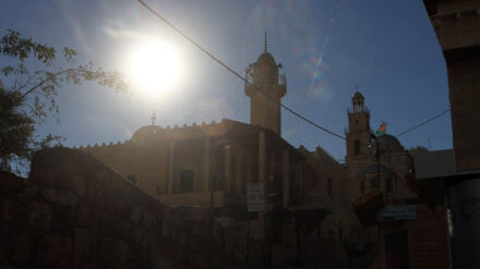 Erneut ist eine Moschee im Westjordanland angezündet worden. (Symbolbild)