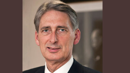 Der britische Außenminister Philip Hammond hat angekündigt, sein Land werde mit jeder neuen israelischen Regierung zusammenarbeiten.