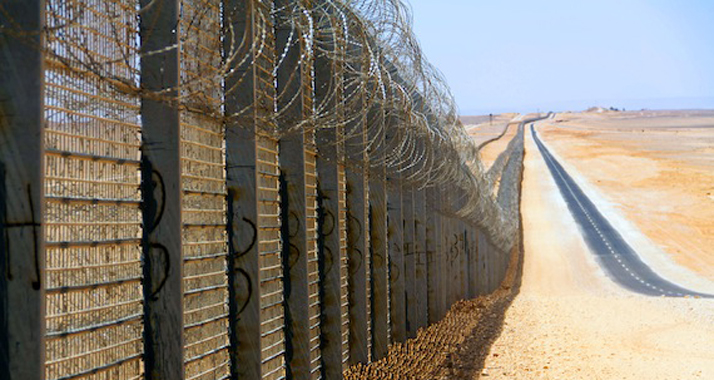 Neben Schmugglern und Terroristen sind auch illegale Einwanderer an der Grenze ein Problem. Israel schützt sich unter anderem mit diesem Zaun.