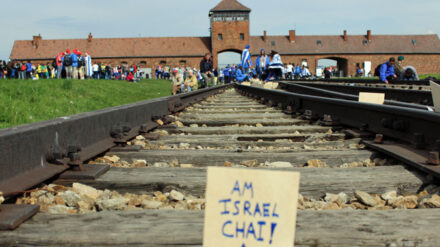 Teilnehmer aus 45 Ländern sind zum „Marsch der Lebenden“ im ehemaligen Konzentrationslager Auschwitz zusammengekommen. (Archivbild)