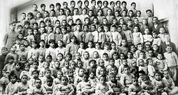 Armenische Waisenkinder im türkischen Merzifon, 1918