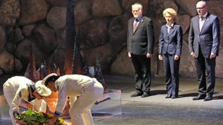 Zeit des Gedenkens: Verteidigungsministerin von der Leyen beim Besuch in „Yad Vashem“
