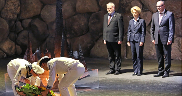 Zeit des Gedenkens: Verteidigungsministerin von der Leyen beim Besuch in „Yad Vashem“