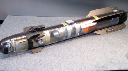 Zu der Lieferung sollen auch Hellfire-Raketen gehören – hier ein Modell.