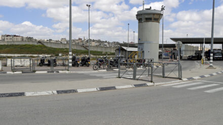 Zu den Erleichterungen für Palästinenser gehören vereinfachte Einreiseverfahren an Kontrollpunkten. Im Bild: Checkpoint Kalandija