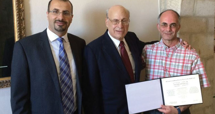 Salah Aladdin, Victor J. Goldberg und Jehuda Stolov kamen am Montag zur Preisübergabe in Jerusalem zusammen.