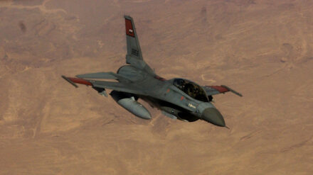 Mit F16-Kampfjets hat Ägypten Islamisten im Sinai angegriffen.