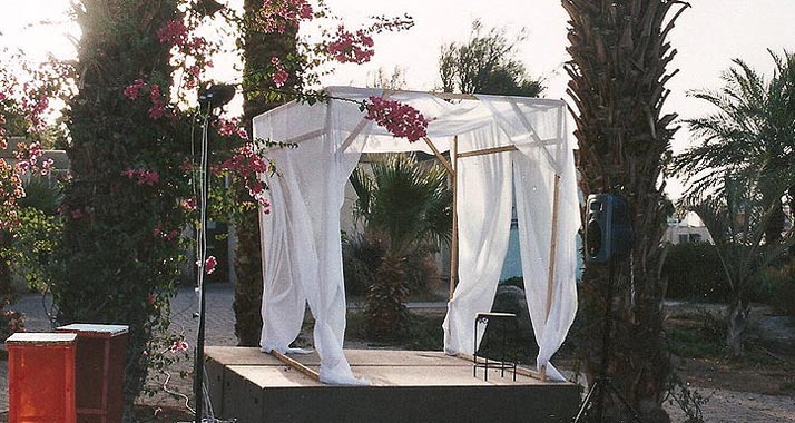 Wenn Juden in Israel heiraten, muss ein Rabbiner zugegen sein.