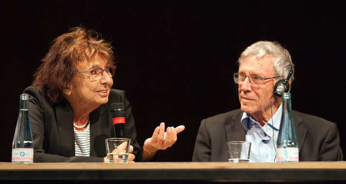 Mirjam Pressler und Amos Oz ziehen an einem Strang.