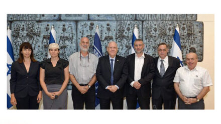 Staatspräsident Rivlin (Mitte) mit Angehörigen verschiedener jüdischer Strömungen in seiner Residenz