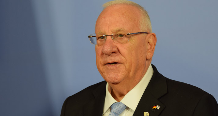 Weil er sich mit Teilnehmern der Schwulenparade solidarisierte, strich eine ultra-orthodoxe Schule den Besuch von Präsident Rivlin.