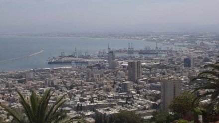 Vor allem die Chemie-Industrie in der Bucht von Haifa sorgt für eine enorme Luftverschmutzung.