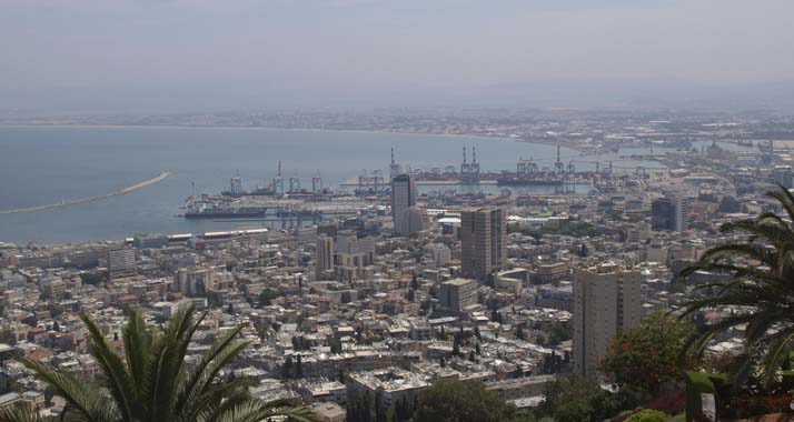 Vor allem die Chemie-Industrie in der Bucht von Haifa sorgt für eine enorme Luftverschmutzung.