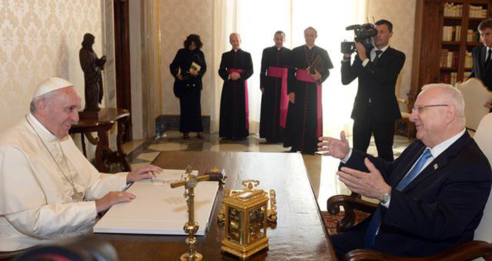 Papst Franziskus und Reuven Rivlin haben sich in Rom unterhalten – und sichtlich gut verstanden.