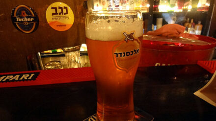 Bier wird in Israel wieder billiger.