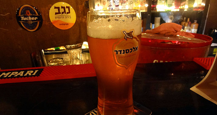Bier wird in Israel wieder billiger.