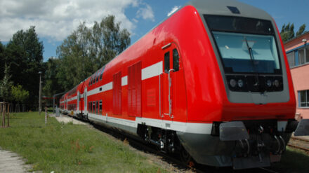 Einer der israelischen Züge, hier noch auf dem Werksgelände.