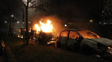 In Jaffa setzten Araber Autos in Brand (Symbolbild)