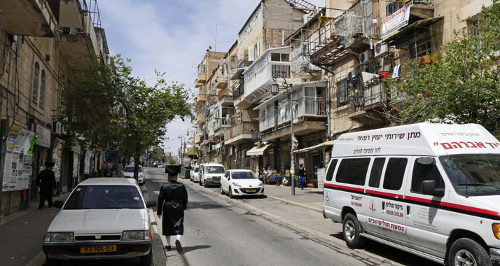 Im ultra-orthodoxen Jerusalemer Viertel Mea Schearim ist es einem V-Mann gelungen, verschiedenste Drogen und Waffen zu kaufen