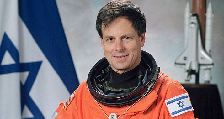 Die Forschungen des verstorbenen Astronauten Ramon sind bis heute relevant, meint Wissenschaftsminister Akunis