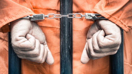 Das stundenlange Fesseln von palästinensischen Gefangenen sei übliche Praxis bei Verhören des Inlandsgeheimdienst „Schabak“, bemängeln zwei israelische Organisationen