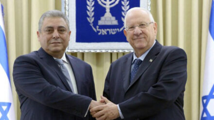 Hoffen auf friedvolle Zukunft in der Region: Chairat (l.) und Rivlin