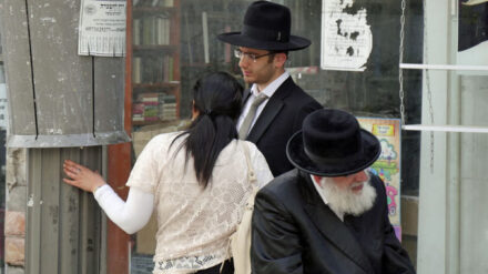 In Israel verklagen mehrere Dutzend ultra-orthodoxer Juden den Staat