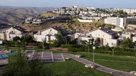 Israels Siedlungspolitik ist laut UN ein Hauptgrund für die humanitäre Lage der Palästinenser (Bild: die israelische Stadt Ma'aleh Adumim im Westjordanland)