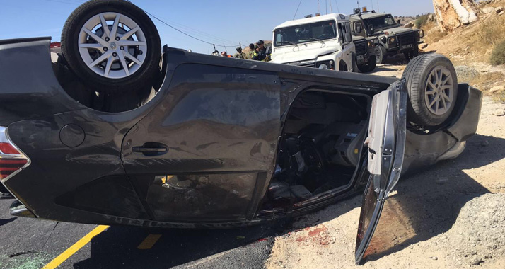 Nahe Hebron ist eine israelische Familie während der Fahrt beschossen worden