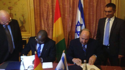 Zwei Unterschriften, eine Beziehung: Israel und Guinea sind wieder diplomatisch miteinander verbunden