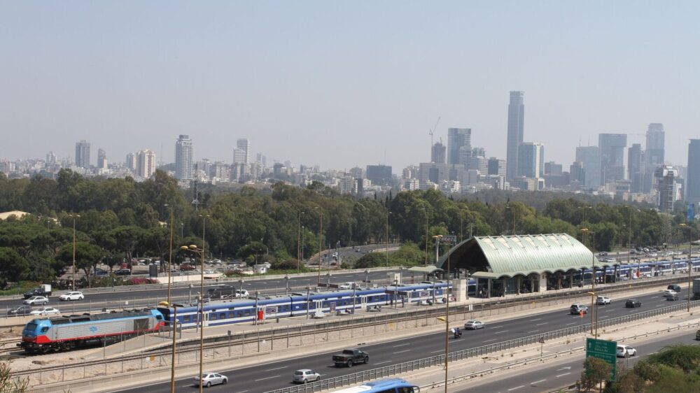 Damit der Zugverkehr auch während der Woche möglich ist, sind Bauarbeiten am Schienennetz auch am Schabbat üblich