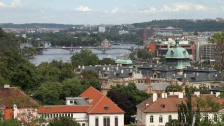In Prag muss sich das tschechische Bildungsministerium für zukünftige Schul-Atlanten rechtfertigen