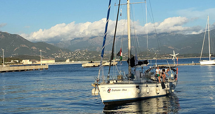 Die Frauen auf dem Boot „Saituna" haben ihr Ziel nicht erreicht