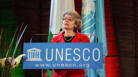 Generaldirektorin Bokova hat sich erneut von der umstrittenen UNESCO-Resolution distanziert