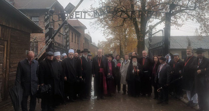 Mit einem Bekenntnis gegen Antisemitismus: Religiöse Führungspersönlichkeiten aus Israel in Auschwitz