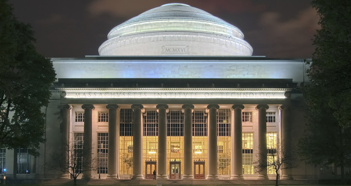 Der Kuppelbau des Massachusetts Institute of Technology“ ist einer der markantesten Punkte auf dem Campus