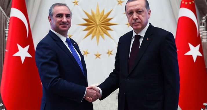 Diplomatischer Händedruck: Na'eh (l.) und Erdogan sprechen von einer neuen Phase der Beziehungen