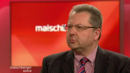 Shlomo Shpiro lehrt an der Bar-Ilan-Universität in Tel Aviv und ist spezialisiert auf Geheimdienste in Israel und Europa