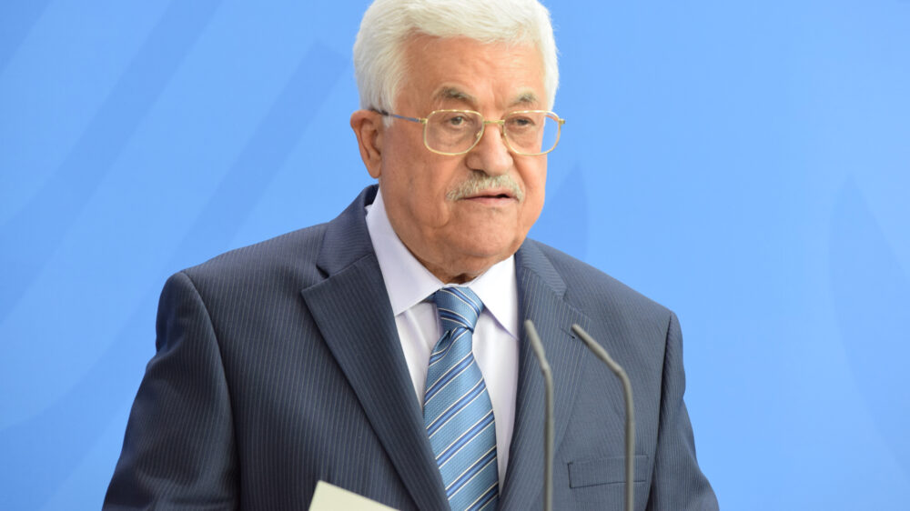 Mahmud Abbas beteuert den palästinensischen Willen zu Frieden und Gewaltlosigkeit. Er setzt Hoffnungen in die Friedenskonferenz Ende Januar in Paris.