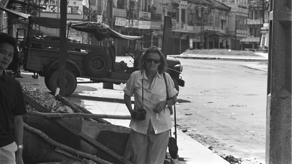 Die englische Reporterin Clare Hollingworth im Jahr 1968 in Vietnam