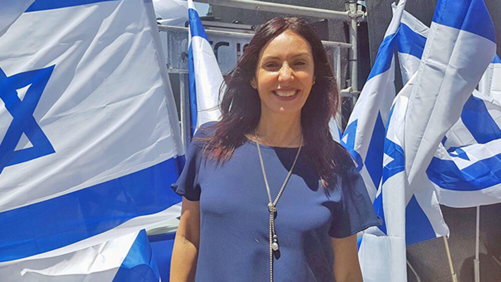 Sportministerin Miri Regev kümmert sich persönlich um die Sicherheit des israelischen Basketballteams Ironi Naharija