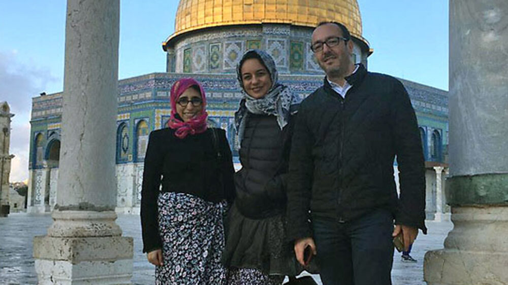 Drei der sechs Blogger aus dem Maghreb beim Besuch auf dem Tempelberg