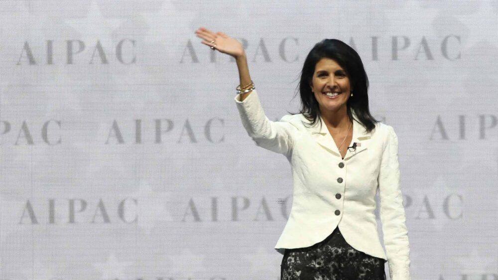 Gefeierte Frau: die amerikanische UN-Botschafterin Haley begrüßt ihre Zuhörer bei der AIPAC-Konferenz