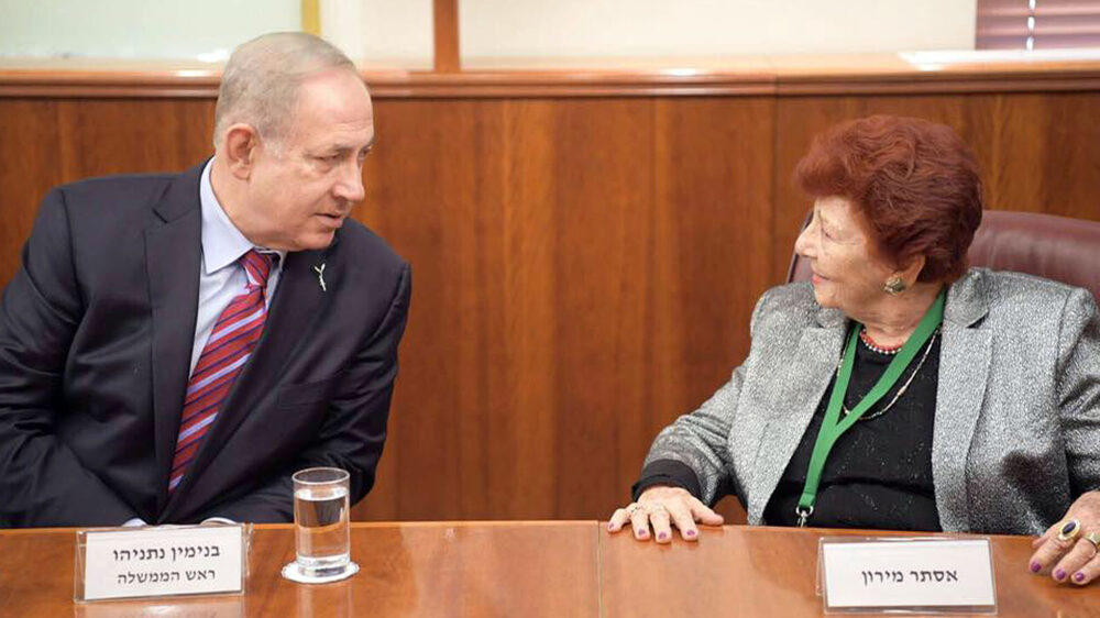 Vorbereitung auf die Gedenkzeremonie: Netanjahu mit Esther Miron, die am Sonntag aus ihrem Leben erzählen soll