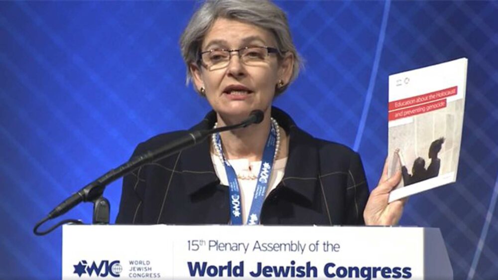 Der Bildung verpflichtet: UNESCO-Generaldirektorin Bokova präsentiert Leitlinien zur Holocaust-Erziehung